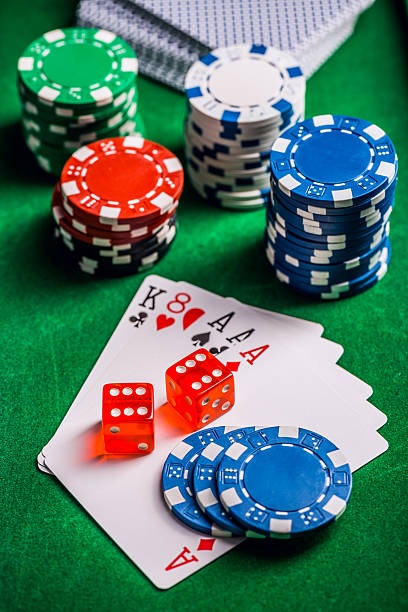 Select your bet size before spinning Bet size selector with range of denomination options